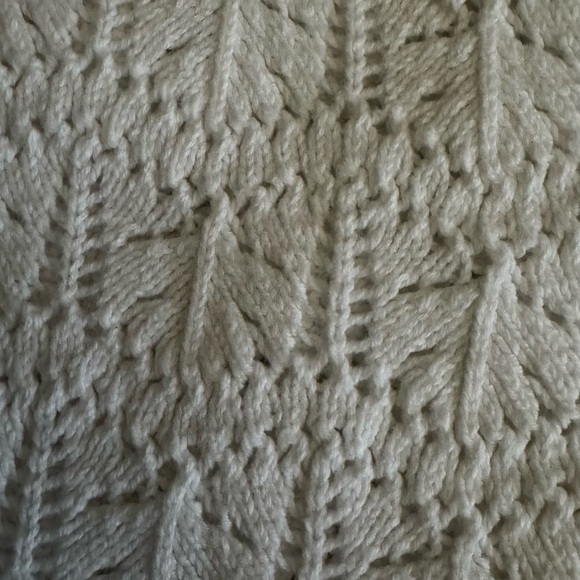Zara White Knit Fabric - Picture 6 of 7